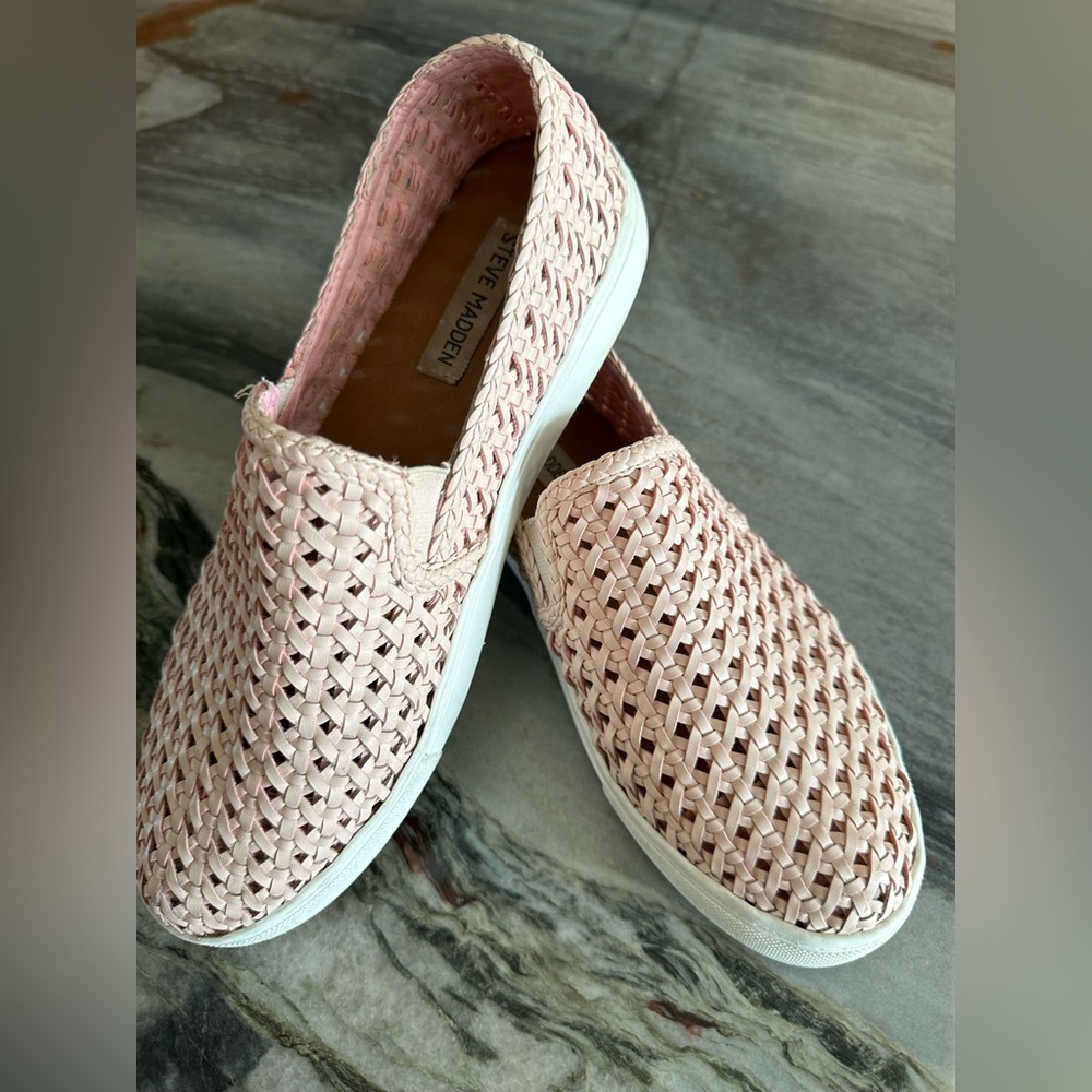 Steve Madden Leather Slip on